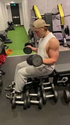 Theres always that one guy #fyp #relatable #friends #gym #GymTok