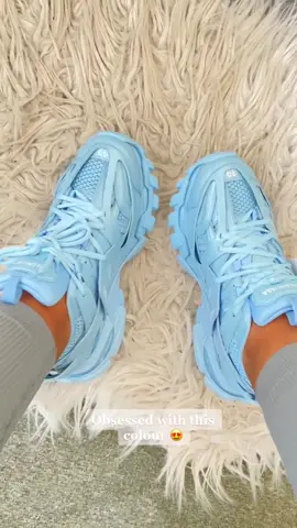 Unbox my litht blue balenciaga track sneakers with me 💙