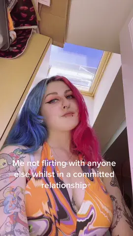 Its not that difficult 🤷🏼‍♀️ #alternative #alternativegirl #tattoogirls #piercings #tattoos #emogirls #egirl #foryoupage #fyp #emogirl #manicpanic #egirlaesthetic #emo #hm #Relationship