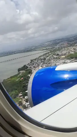 viaje a puerto rico #puertorriqueña🇵🇷  #boricua🇵🇷 #boricuaviajepuertorico #yotequieropuertorico #avion #jetblueairlines