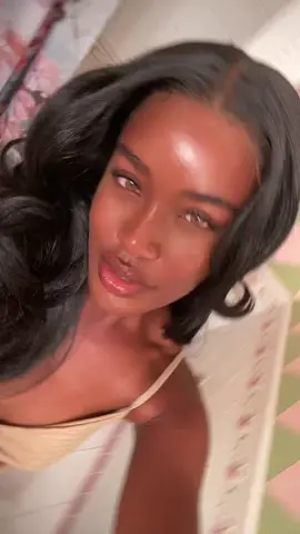 👩🏾‍❤️‍💋‍👨🏿