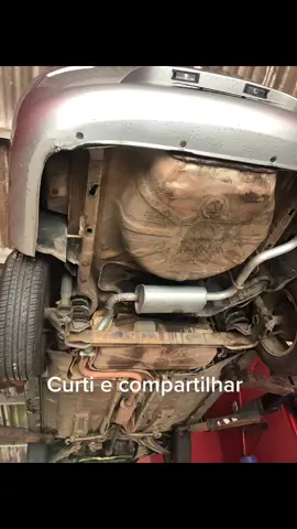 Siena 1.4. Foi feito a eliminação do abafador intermediário e traseiro e feito a instalação do esportivo jk com uma ponteira de 4 polegadas inox! #abafadoresportivo #ponteirainox #difusores #soldaoxigenioacetileno
