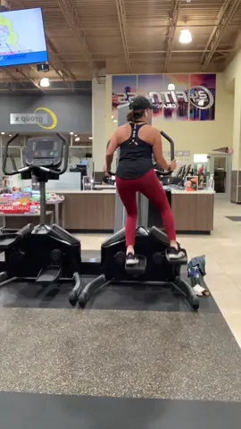 Trying a new eliptical!  My quads and gluts are burning! #eliiptical #fitnessmindedangie #morningworkout #fitlatina #fyp #parati #over50fitness #fitnesstiktoker