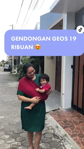 Cuma 19 ribu langsung borong banyak bisa buat ganti ganti 😍 . Allsize buat bb 40-75kg muat!!😍 #gendongan #gendonganbayi #gendongankaos #gendongangeos #gendonganinstan #gendonganmurah #fyp