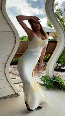 When the heat wave hits 🥵#fyp #funny #heatwave #dress