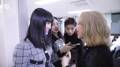 wag nyu nalang pansin yung loop na ginawa ko parang iwan lang #imnayeon #nayeontwice #nayeon #nabong #hiraimomo #momotwice #momoring #momo #monay #monayeon #namo #twice #twice_tiktok_official #once #onceedits #fyp #fypシ #fypmototiktok