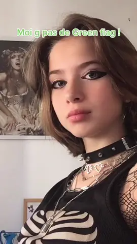 Ducoup cette version :) #🤷‍♀️ #fypシ #egirl #grunge #prt #viral #NikeShesBallin