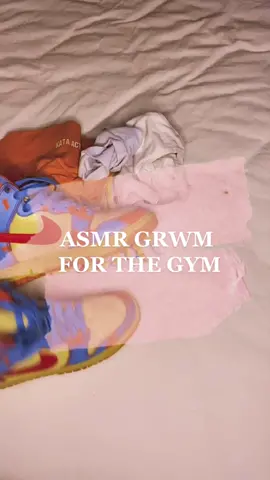 Wearing the new @KATA ACTIVE seamless shorts in orange 😍 they make ur butt look 🤌🏼🤌🏼🤌🏼