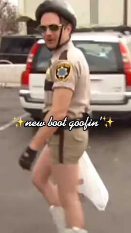 That new boot goofin’ feelin #reno911 #new #shoes #singingtexttospeech