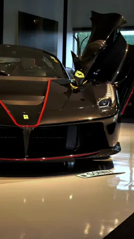 #laFerrari aperta #asmr #sonnyG #nz #ferrari #v12 phev #hypercar