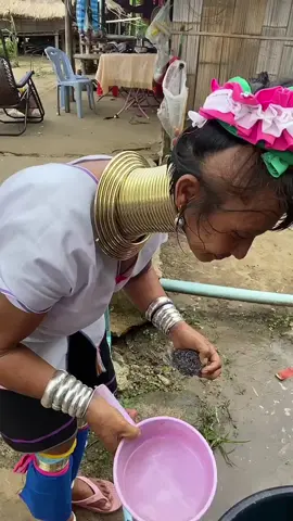 This is how the necklaces are washed