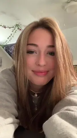 guys lyssas at work i’m so bored