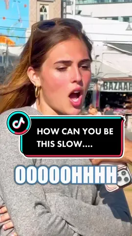 THE MOMENT WHEN SHE FINALLY REALIZED 💀 HOW CAN YOU BE THIS SLOW….
