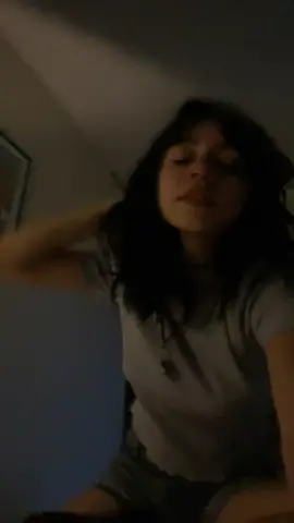 yo soy una persona 100% cuerda hasta q me ponen esta cancion