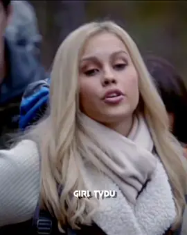 engraçado elas brigando, mas tempinho dps a rebekah salva a vida da Elenakkk | #thevampirediaries #cenastvd #viral #fypシ #rebekahmikaelson #elenagilbert #damonsalvatore #stefansalvatore