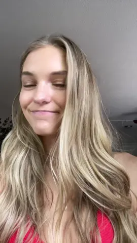 when they meet me during a “staying home all day unless i have class, talking only to my cat, Minecraft obsessed, and falling asleep to creepy youtube videos” period