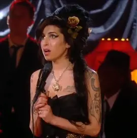 dia que amy ganha 5 Grammys #amywinehouse #viral #backtoblack #SouRockstar