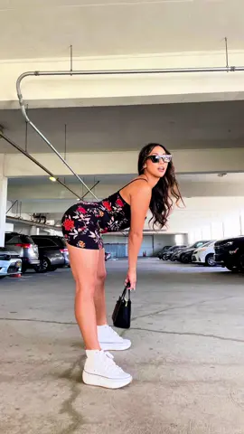 Which pose was you fav? #outfitvsphoto #fashioninspo #losangelesmodel