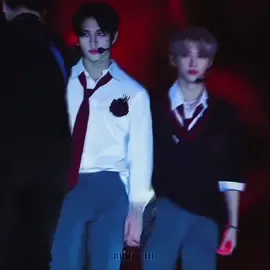 the walk 🙇‍♀️ | #felix #hyunjin #hyunlix #straykids #skz #kpop