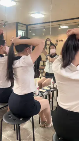 학생들은 어떤 머리를 하는걸까요? ♥️#승무원 #항공과 #승무원학원 #추천 #추천떠라 #관리자님이거추천어때요 #여고생 #여고 #여고딩 #학생 #고딩틱톡 #훈녀 #존예 #교복 #교복핏 #교복코디 #치마 #헤어 #헤어꿀팁 #포니테일 #대구 #홍대 #부산 #04 #05 #06 #08 #고1 #고2 #고3 #긴머리 #학생공감 #OOTD #tiktok #foryou #foryoupage #fypage #fyp #트와이스 #트둥이 #나연 #여친 #여사친 #여자친구 #상큼 #앞태 #뒷태 #거울 #스튜어디스 #좋아요폭탄