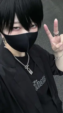 BLEACH1から見直しました最高ですねやっぱり!もうすぐ販売の服!あとUVERworld好きです#gibous #gibousコーデ #夏コーデ #ブラックコーデ#オールブラックコーディネート