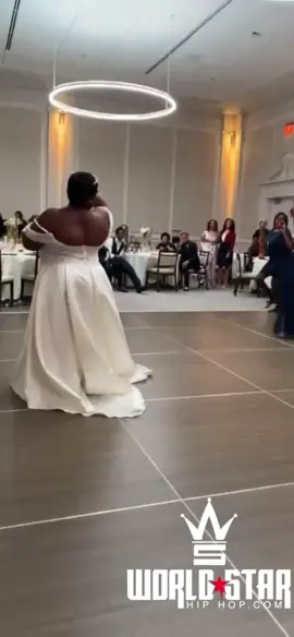 Bouquet toss gone wrong!😩💐 @bad_granny74 @tiahpolk #weddingtiktok #OhNo #viral