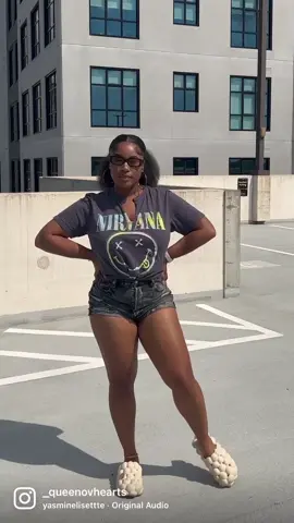 Fridays 💕 #OOTD #clt #OOTD #fashiontiktok #BlackTikTok #blackgirltiktok #rooftop #charlotte #bubbleslides #boohoo #prettylittlething #plt #shein