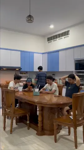 pertanyaannya, siapa itu picis?