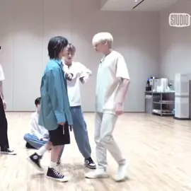 เรื่องวุ่นๆวัยรุ่นการละคร #BEOMGYU vs #HUENINGKAI 🔥💪🏻 #TXT #tomorrow_x_together #fyp