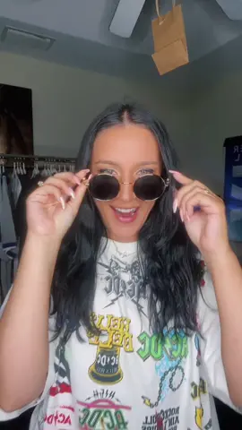 Check out this vintage acdc tee 😅 #fyp #FilmTeyvatIslands #vibes #vintagetees #acdc #bandtees