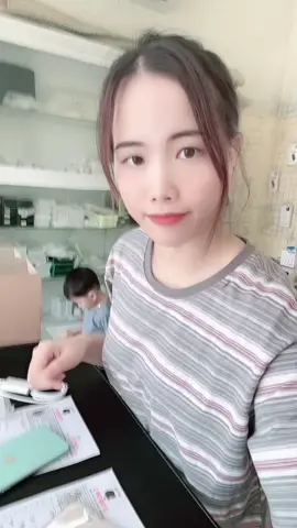 Hii Chúc khách nhà tui cuối tuần vui vẻ nhé #linh_mẫn #iphone #chất #zin