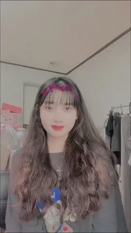 Yêu bản thân mình trước em nhé, rồi cả thế giới sẽ yêu thương em..❤️