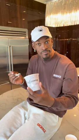 #nationalicecreamday bringing it back to 2009  BIGFACECOFFEE X @vanleeuwenicecream