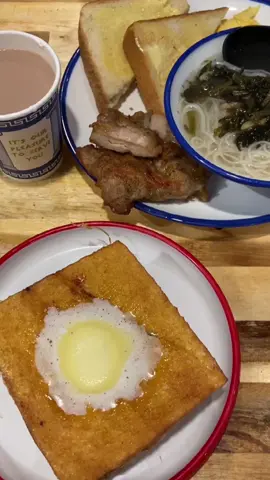 the vintage vibes and food was amazing 🥰 super affordable too!! #aesthetic #dailyvlog #breakfast #nycfoods #vintage #cafe #hk #college #asian #02 #underrated #FoodTok #viral #chinatown