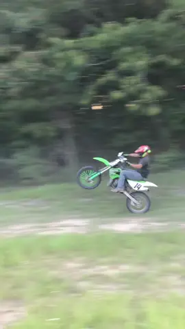 Had a lot of fun making this#kx100#dirtbike#wheelie@trevynsmith1 #wheelies