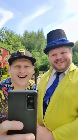 Oprowadzam @piotrkowalski409 po @farmailuzji_official 😁😁😁 #panbuźka #zwiedzanie