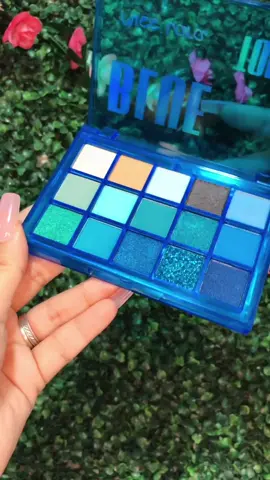 Paleta de Sombras Blue Tonic de Miss Lara 🦋 #misslara #aesthetic #argentina #emprendimiento #paletadesombras #paletadeojos