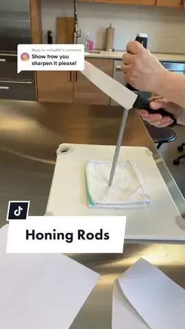 Replying to @mollyj651  How to properly use a honing rod. #TikTokTaughtMe #TikTokPartner #honingrod #howto #kitchenhack