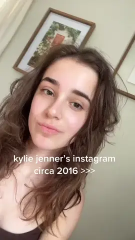 bring these vibes back queen @kyliejenner !!! i wonder if she still has the king kylie bandana .. #2016 #kyliejenner #kingkylie #thekardashians #kyliecosmetics #foryou #fyp #greenscreen