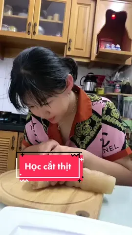 Sự thật đằng sau mỗi lần làm.là phải có mẹ theo chỉ nha#ancungtiktok #metrân #food @cuncon_leonui_k6