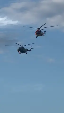 Imponentes surcan los cielos colombianos las aeronaves de las @FuerzasMilCol. Desde las alturas nuestros pilotos y sus tripulaciones también se preparan para nuestro desfile militar y policial del #20DeJulio Estamos #EnModoPatrio #LaVictoriaEsDeTodos