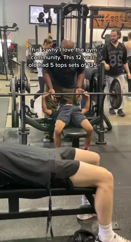 Little man showing up alot of highschoolers. #gym #GymTok #Fitness #FitTok #bodybuilding #motivation