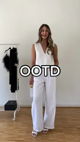 Hands down one of my favorite outfits! @dissh #linenpants #linenset #whiteoutfit #dissh #disshclothing #vestoutfit #bridal #OOTD #fyp