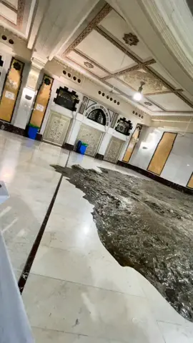 Bukit Marwah, tempat penghabisan sa’i .Ketika Siti Hajar, istri Nabi Ibrahim, menemukan sumber air zamzam. Siti Hajar berlari mendaki Bukit Safa, kemudian turun menuju Bukit Marwah sampai tujuh kali.Dan ini diabadikan umat Islam dengan melakukan sa’i saat menunaikan ibadah haji.