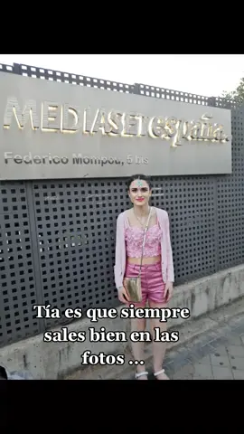 No siempre salgo guapa jaja(en muchas fotos de nochevieja parezco algo dormida jajaja) #quieroserfamosomediaset #parati #quieroserfamoso @quieroserfamoso_t5 #fyp #foryoupage #paratipage #nosiempresalgoguapa #trend  #challenge #telecinco #tiktoker #viral #influencer #belleza #maquillaje #mivida #viral #shakira #verano2022 #destacame #Summer #verano #summervibes