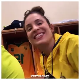 eu amo essa aqui de propósito 🤍🥺 #fyp #fy #foryou #voleifeminino #vôlei #volleyball #volleyballworld #volleyballplayer #voleibol #camilabrait #cbrait #paperrings
