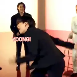our cute cat😭🥺🥺#suga#btsfunnymoment#fypシ#minsuga#bts_official_bighit#cat#agustd#funny#cutemoment#yoongii#bangtan#viraltiktok#foryoupage#minyoonki#sugar#funnyy