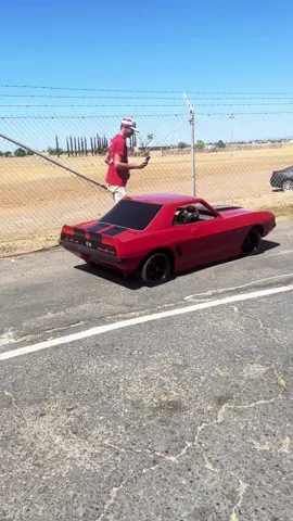 How cool! #fyp #foryou #foryoupage #SplashSummerVibe #ShowUrGrillSkillz #camaro #ss #minicar #buildnotbought #cargirl #carguy #raceway #kidsoftiktok #tiktokkids #cartok #kidtok #classic