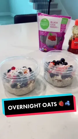 Overnight oats 🍓🫐 #fyp #overnightoats #overnightoatsrecipe