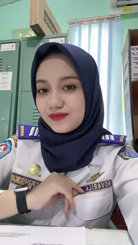 tuh  dengerin bestie @blacktea #pnscantik #asn #foryoupage #fyp #foryoupageofficiall #goyangshopee #goyangshopeecod #nutrisaritiaphari #tiktokviral #cpnscantik